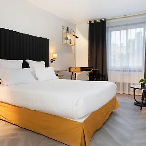 Chromatics & Restaurant Hill Club By Happyculture Hotel